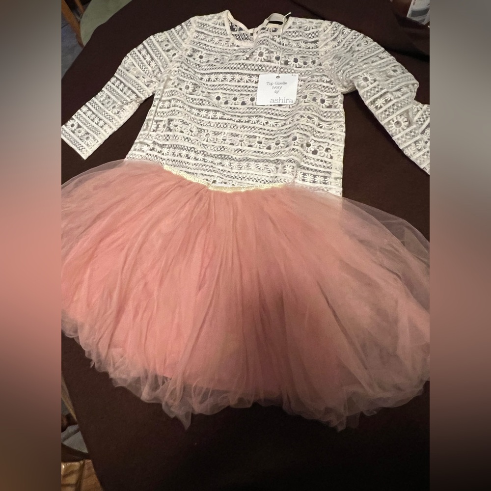 White and Pink Kids Costume
Size 5T New!